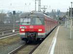 Br 420/241517/420-266-als-s-8-nach 420 266 als S 8 nach Hanau Hbf am 18.12.2012 in Wiesbaden Ost